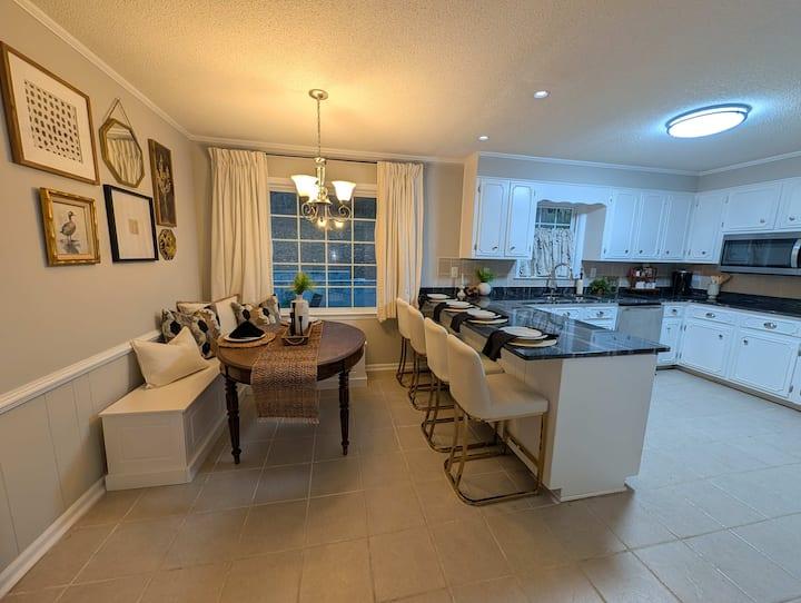 NA986 — Campbellton Drive Spacious Colonial Retreat