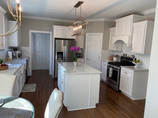 Brookview Court kitchen island