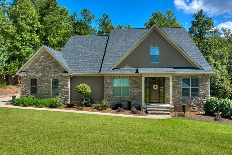 NA251 — River Wind Dr Savannah Barony Retreat