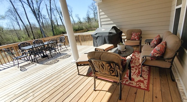 NA556 — River North Drive Riverfront Retreat property photo 011