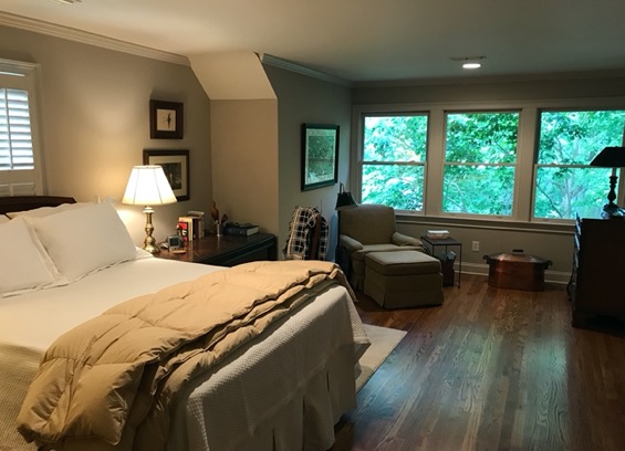 NA829 — River Bluff Drive Riverfront Retreat property photo 010