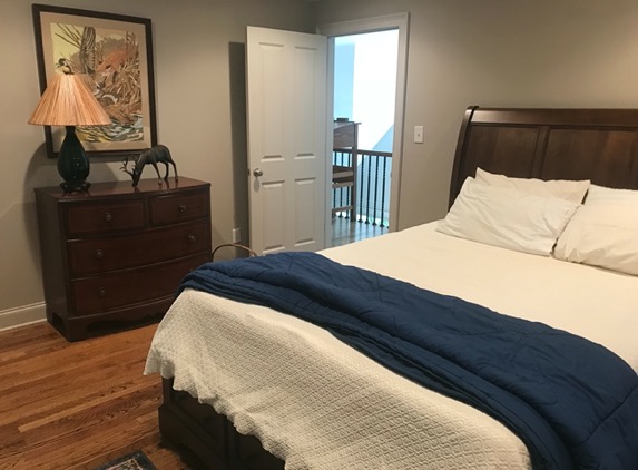 NA829 — River Bluff Drive Riverfront Retreat property photo 012