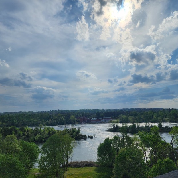 NA845 — River Bluff Drive Riverfront Retreat property photo 008