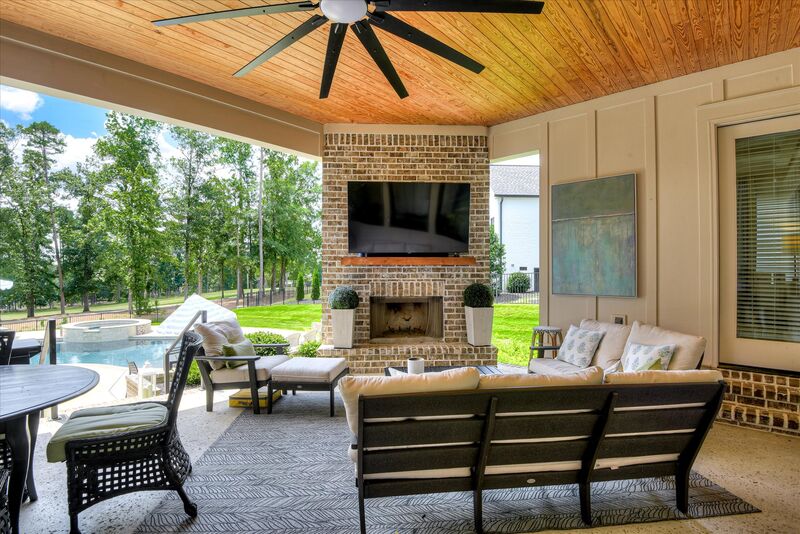 EV5241 — Riverwood Pkwy Circle Fairway Poolside Retreat property photo 014