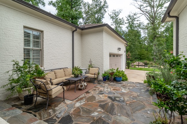 EV725 — Bishops Circle Poolside Retreat property photo 032