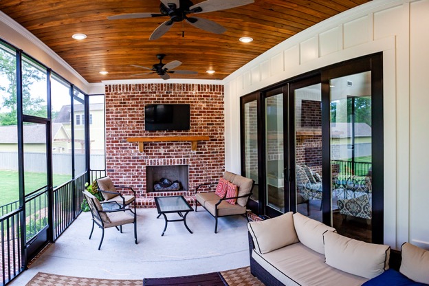 EV729 — Bishops Circle Poolside Retreat property photo 002