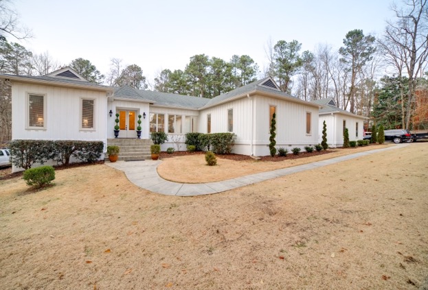 EV861 — Deerwood Circle Wooded Poolside Retreat property photo 017