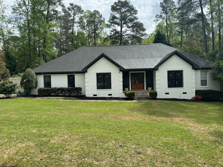 NA103 — Adam Branch Rd. Poolside Retreat