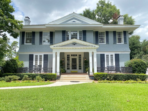 AU2403 — Williams Street Masters Week Retreat