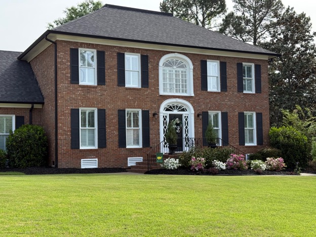 MZ605 — W Lake Drive Poolside Retreat